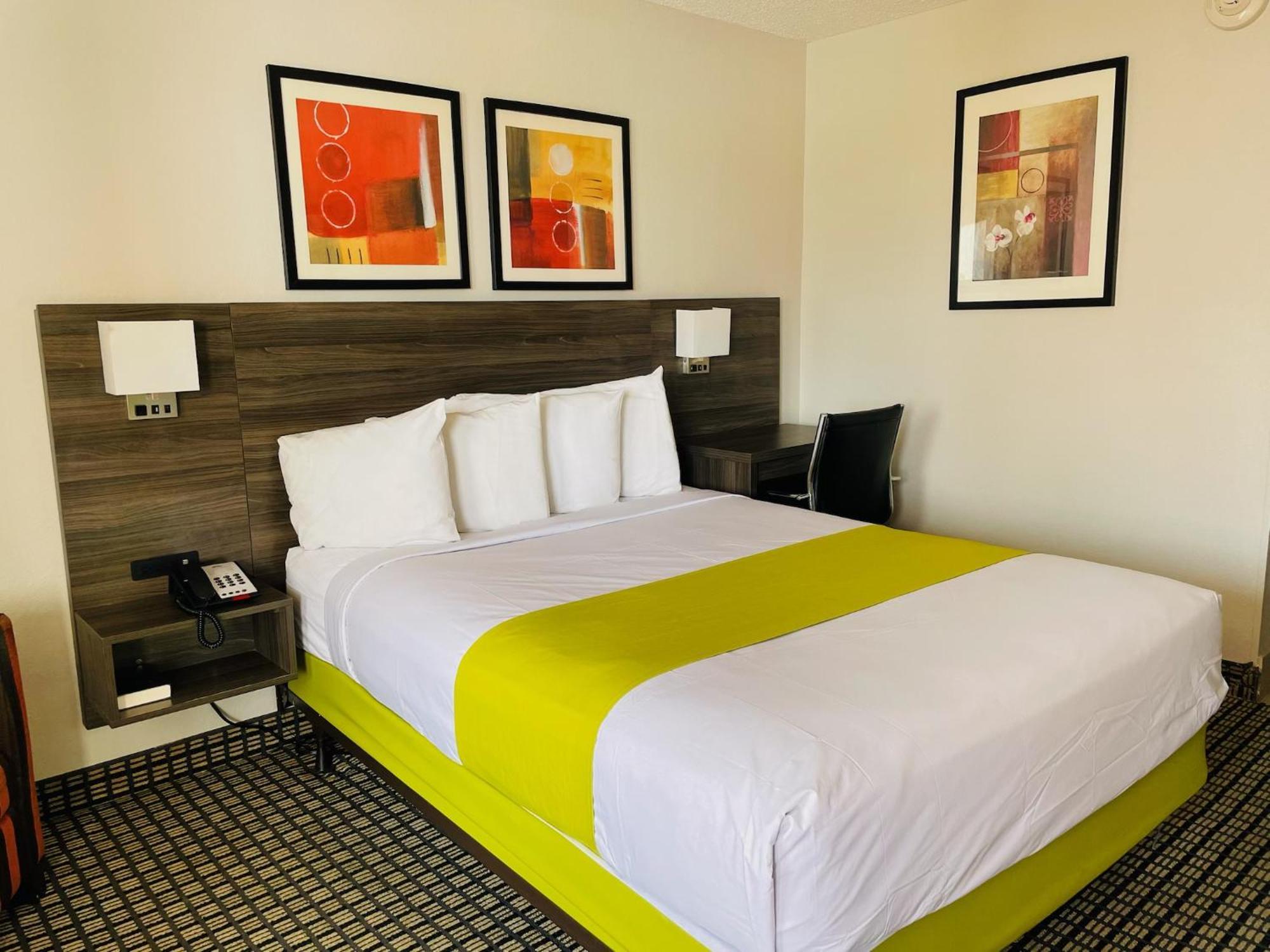 Hotel Surestay By Western Grapevine Dfw North 2*