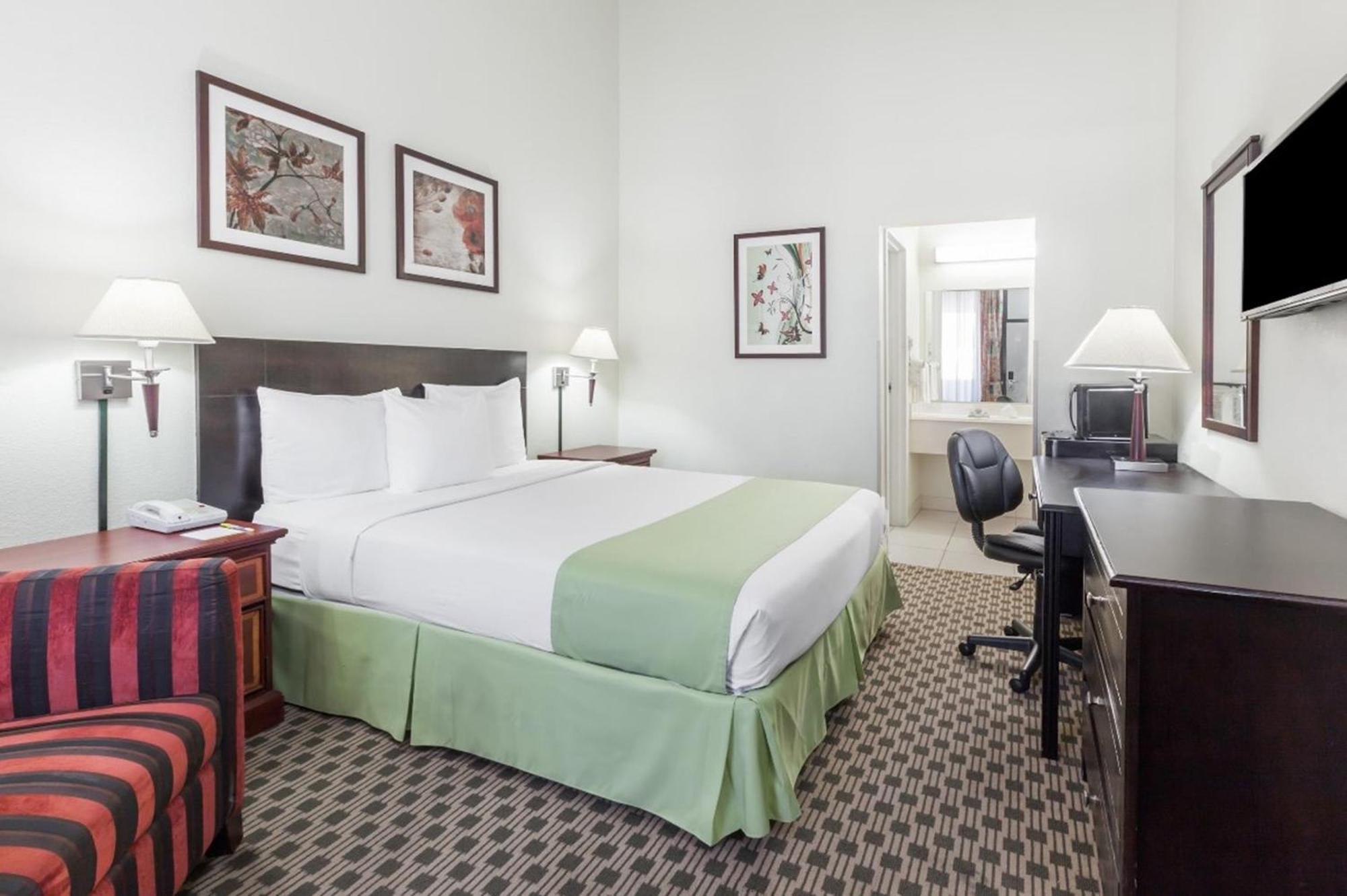 Hotel Surestay By Western Grapevine Dfw North 2*